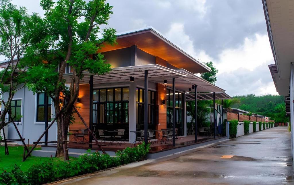 Seree Grand Resort Hat Yai Exterior foto